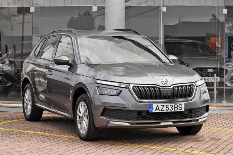 Cinza Usado 2023 Skoda Kamiq Ambition SUV | € 17.990 (Preço justo) - Imagem 1/4