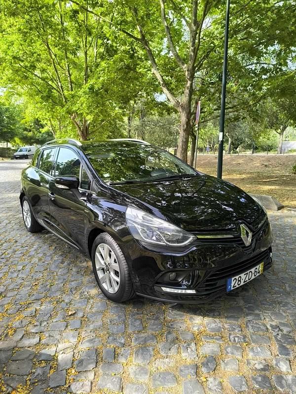 Usado Renault Clio GrandTour 90 HP (66 kW) 2019 Preto Carrinha