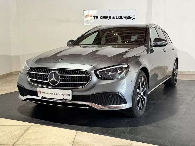 Cinza Usado 2020 Mercedes E300 Avantgarde Carrinha | € 30.500 (Preço justo) - Imagem 1/4