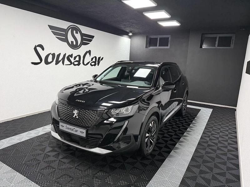 Usado Peugeot 2008 Allure 101 HP (74 kW) 2022 Preto SUV