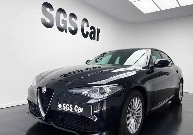 Preto Usado 2022 Alfa Romeo Giulia | € 42.500 - Imagem 1/4