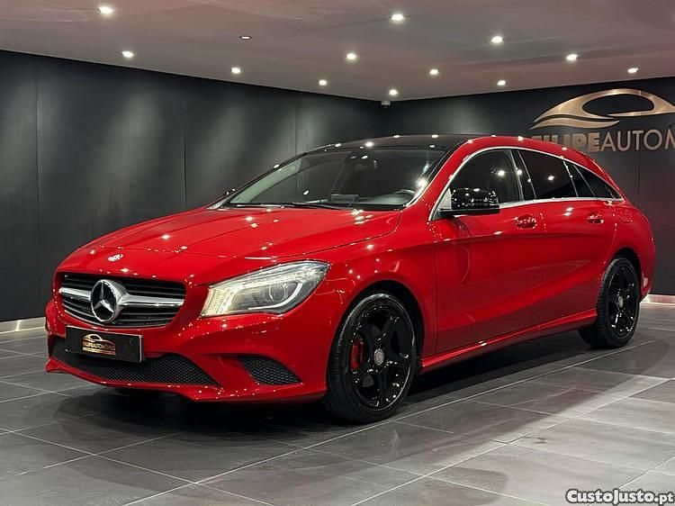 Vermelho Usado 2016 Mercedes CLA180 Shooting Brake Style Carrinha | € 15.990 (Bom preço) - Imagem 1/1