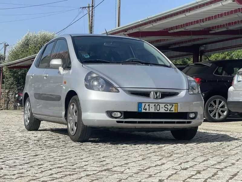 Cinzento Usado 2002 Honda Jazz Citadino | € 4.250 - Imagem 1/4