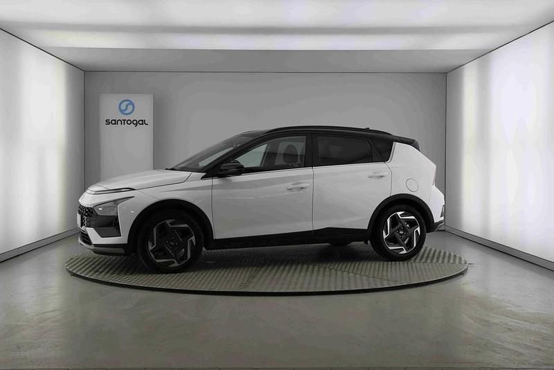 Usado Hyundai Bayon Premium 102 HP (75 kW) 2025 Branco SUV