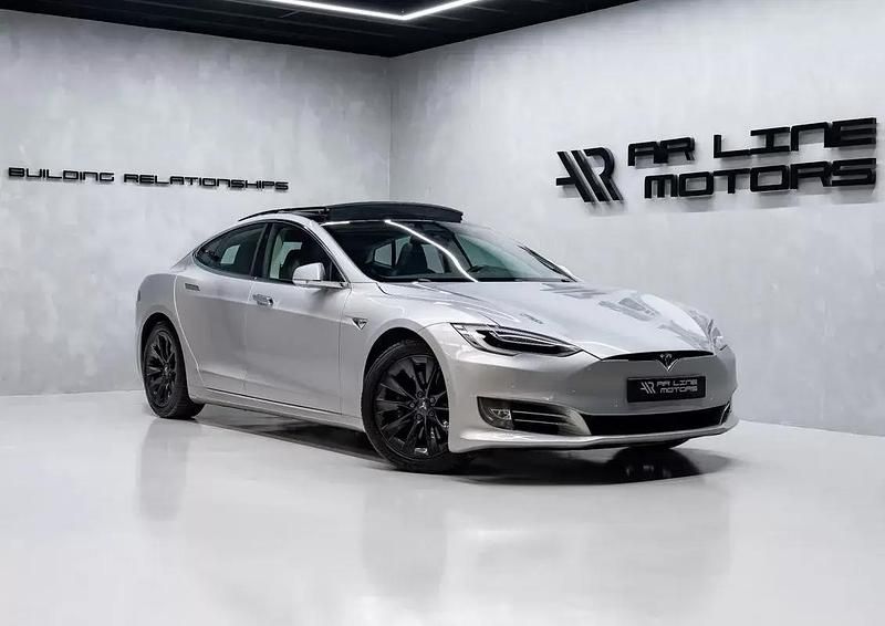 Cinzento Usado 2018 Tesla Model S Sedan | € 37.950 (Bom preço) - Imagem 1/4