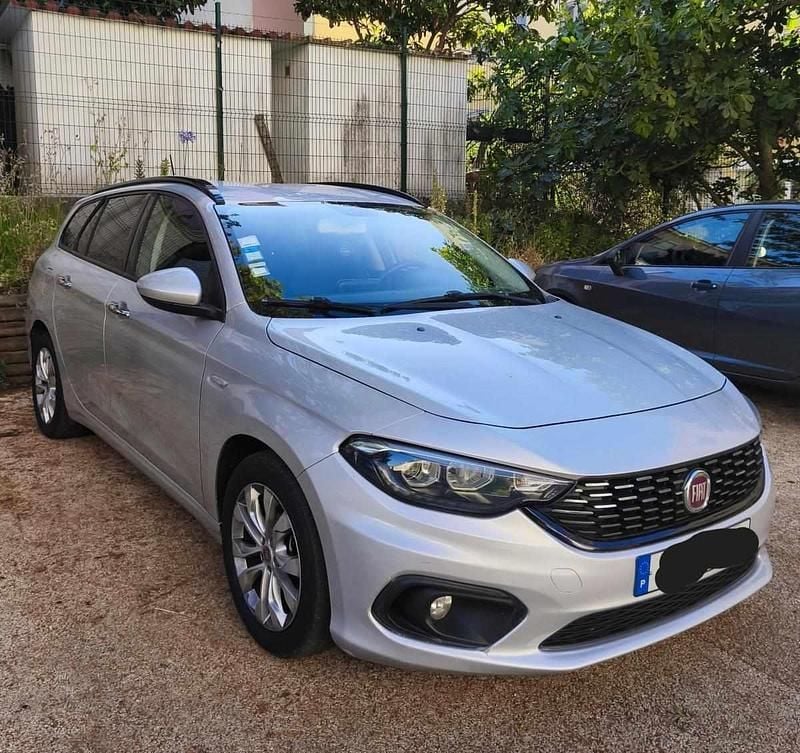 Cinzento Usado 2017 Fiat Tipo Carrinha | € 9.750 (Preço justo) - Imagem 1/4