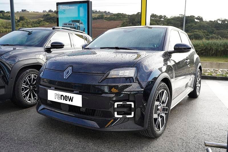 Usado Renault 5 E-Tech Techno 89 kW (122 HP) 2025 Preto