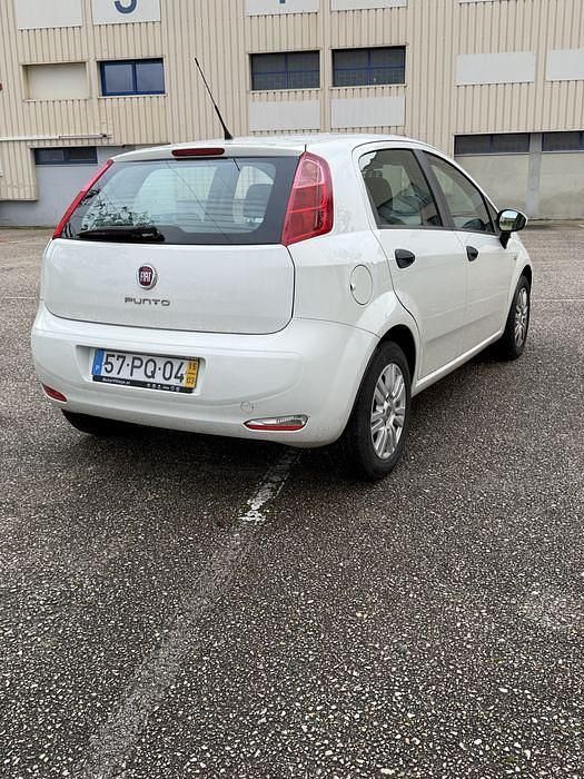 Usado Fiat Punto 84 HP (61 kW) 2015 Sedan