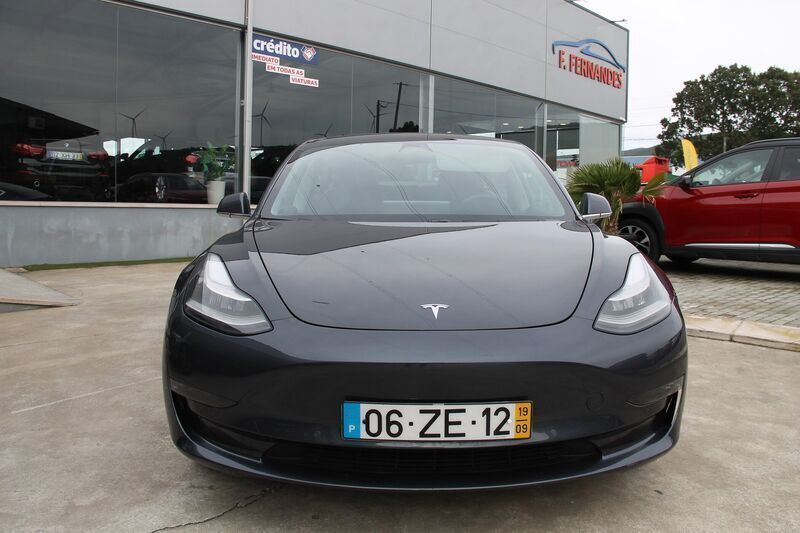 Cinza Usado 2019 Tesla Model 3 Long Range Sedan | € 22.500 (Preço justo) - Imagem 1/4
