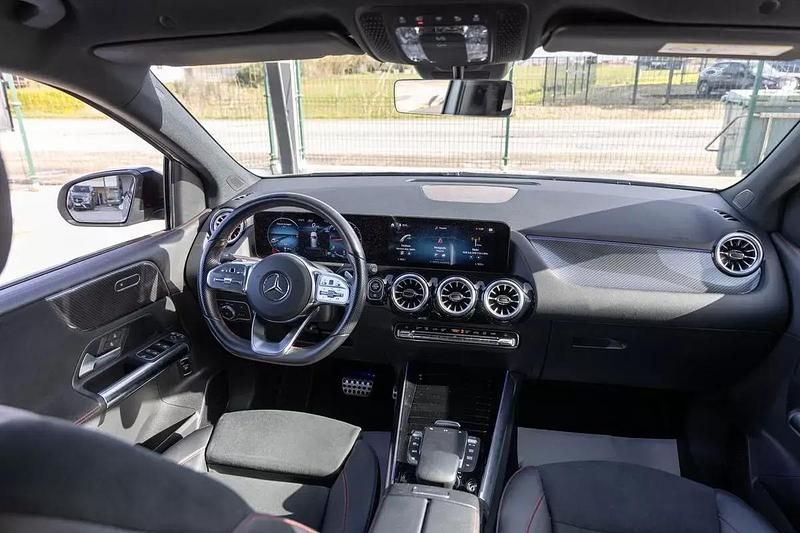 Usado Mercedes B200 AMG line 150 HP (110 kW) 2022 Cinza antracite Monovolume