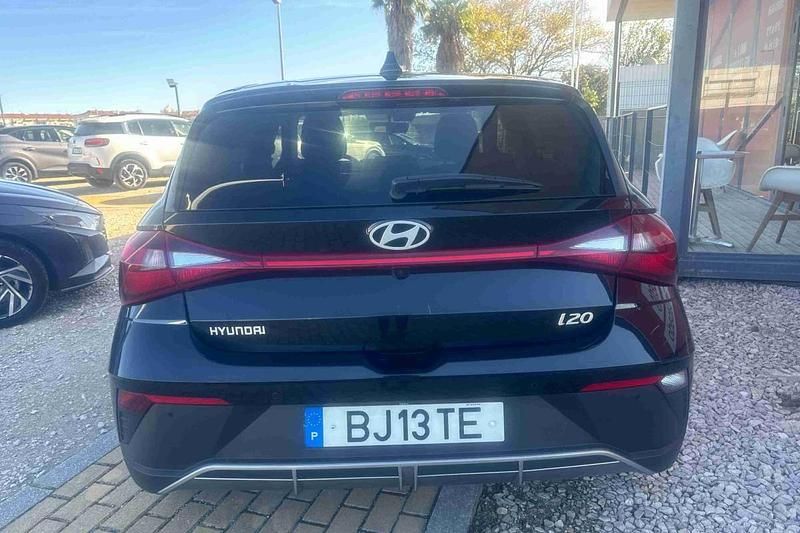Usado Hyundai i20 Comfort 84 HP (61 kW) 2024 Preto Citadino