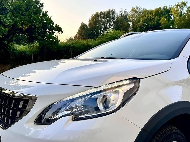 Usado Peugeot 2008 110 HP (80 kW) 2016 Branco SUV