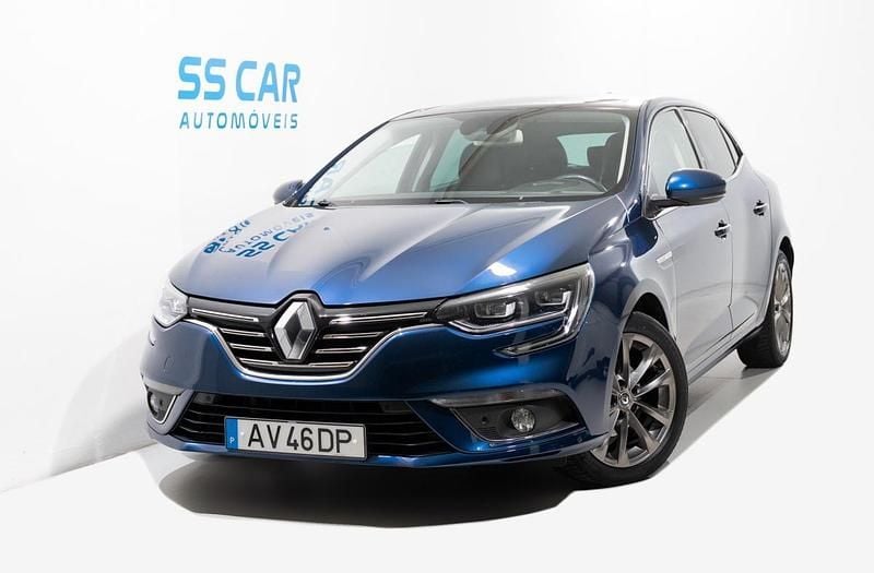 Azul Usado 2018 Renault Mégane IV Bose Edition | € 12.890 (Bom preço) - Imagem 1/4