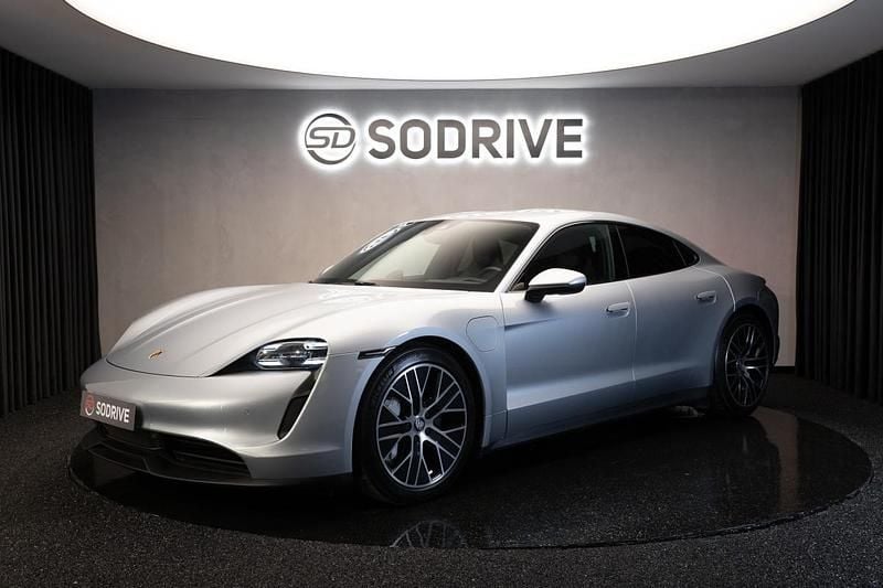 Cinzento Usado 2020 Porsche Taycan | € 66.900 (Preço justo) - Imagem 1/4