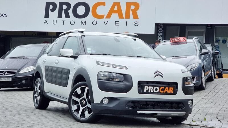 Branco Usado 2017 Citroën C4 Cactus Citadino | € 12.250 (Preço justo) - Imagem 1/4