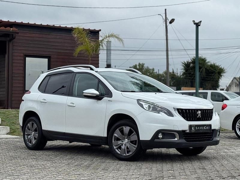 Usado Peugeot 2008 Signature Sky 83 HP (61 kW) 2019 Branco SUV