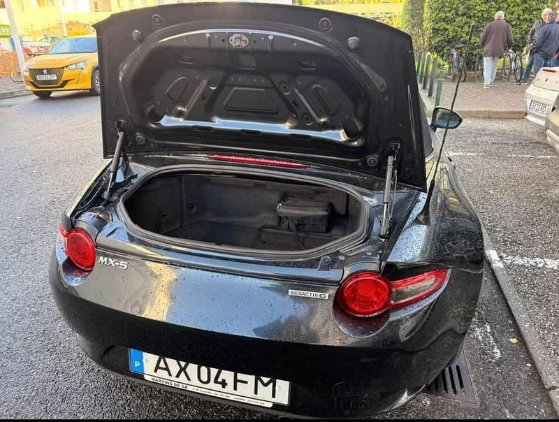 Usado Mazda MX5 132 HP (97 kW) 2023 Preto Cabrios