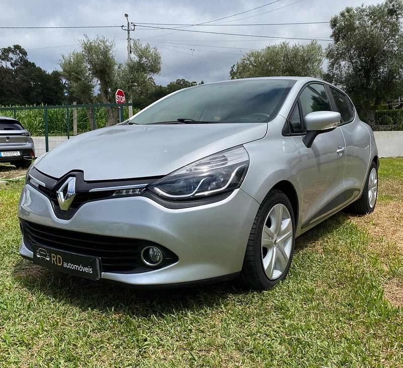 Cinzento Usado 2016 Renault Clio IV Zen | € 10.500 (Preço elevado) - Imagem 1/4