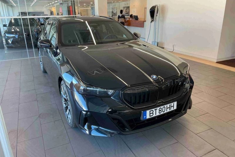 Preto Novo 2025 BMW i5 Comfort Edition Sedan | € 83.700 (Preço elevado) - Imagem 1/4