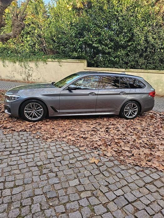 Usado 2018 BMW 520 Comfort Edition Carrinha | € 26.500 (Bom preço) - Imagem 1/4