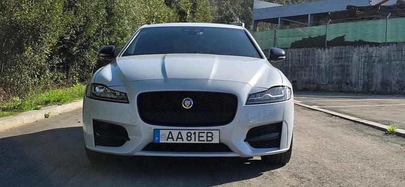 Branco Usado 2018 Jaguar XF Sedan | € 25.500 (Preço justo) - Imagem 1/4