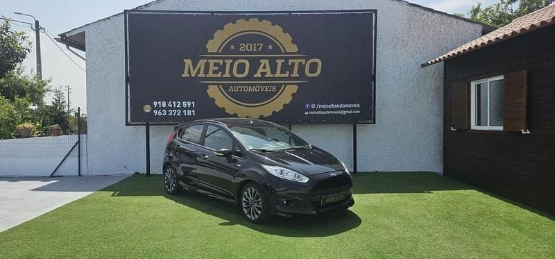 Preto Usado 2016 Ford Fiesta Citadino | € 12.900 (Preço justo) - Imagem 1/4
