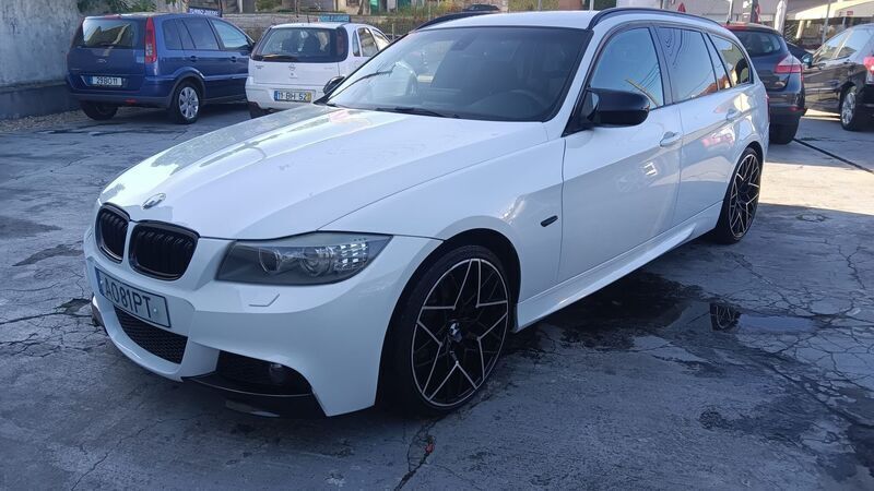 Branco Usado 2011 BMW 318 Sport Line Carrinha | € 14.450 (Caro) - Imagem 1/4