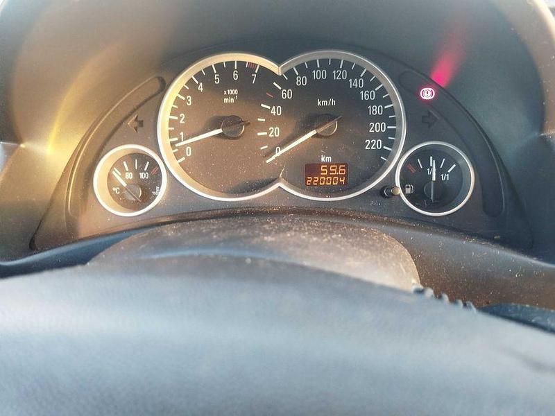 Usado Opel Corsa Cosmo 2005 Sedan