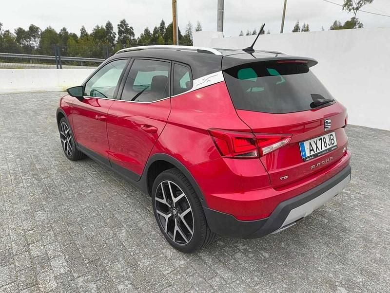 Usado Seat Arona FR 90 HP (66 kW) 2019 Vermelho SUV