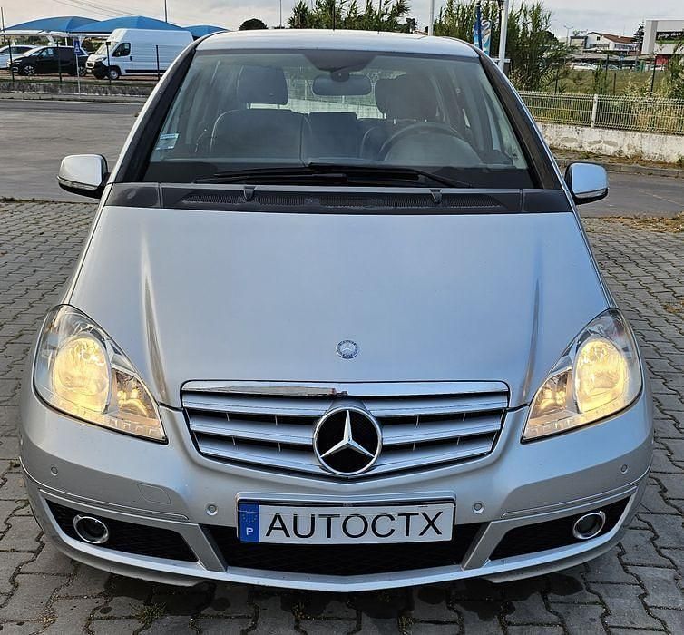 Usado 2011 Mercedes A180 Sedan | € 6.800 (Preço justo) - Imagem 1/4