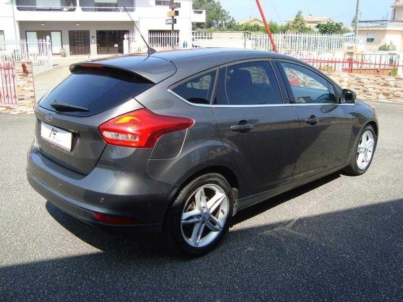 Usado Ford Focus Titanium 120 HP (88 kW) 2016 Cinza Citadino