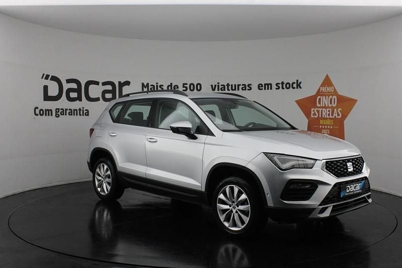 Cinza Usado 2022 Seat Ateca Style SUV | € 19.899 - Imagem 1/4