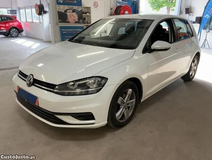Branco Usado 2019 VW Golf VII Trendline Citadino | € 14.800 (Bom preço) - Imagem 1/1