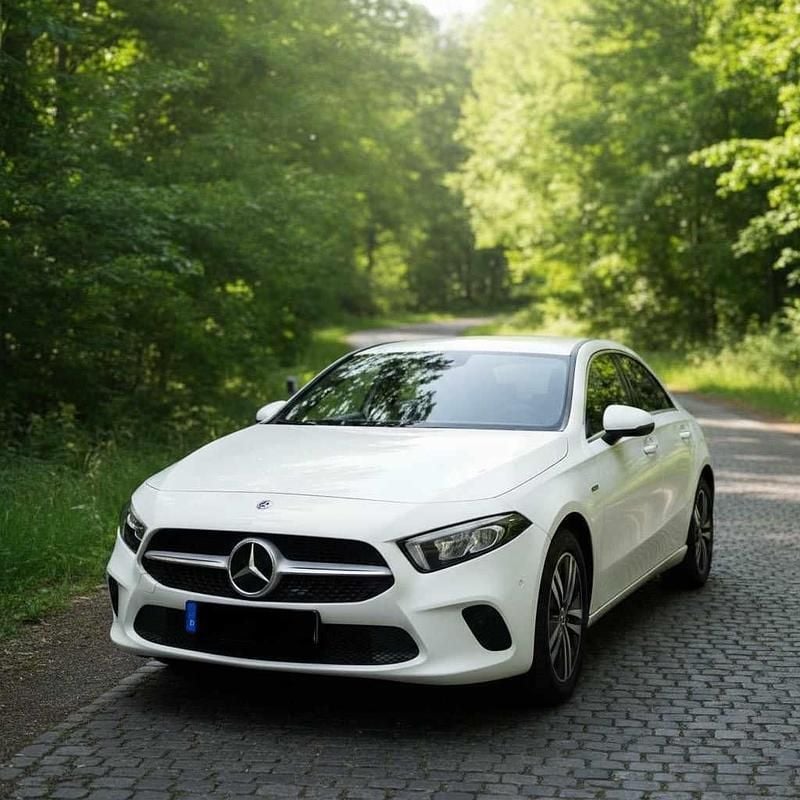 Branco Usado 2020 Mercedes A250 Citadino | € 22.500 (Super Preço) - Imagem 1/4