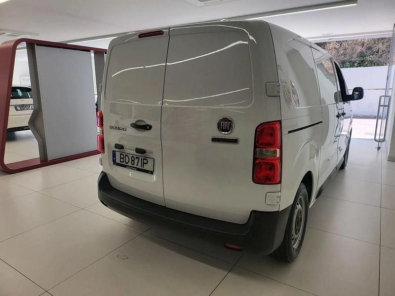 Usado Fiat Scudo 102 HP (75 kW) 2023 Branco Van