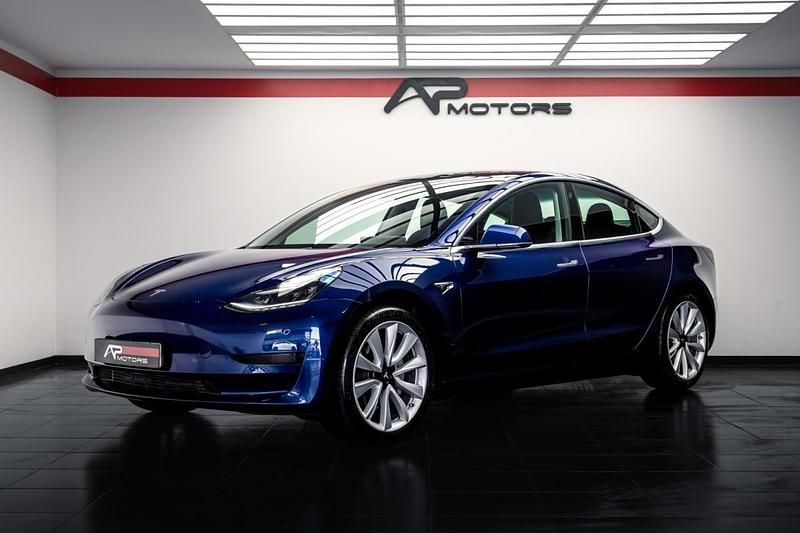 Branco Usado 2020 Tesla Model 3 Sedan | € 21.000 (Preço justo) - Imagem 1/4