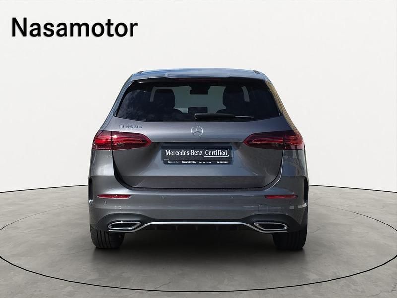 Usado Mercedes E250 218 HP (160 kW) 2024 Cinzento escuro Carrinha