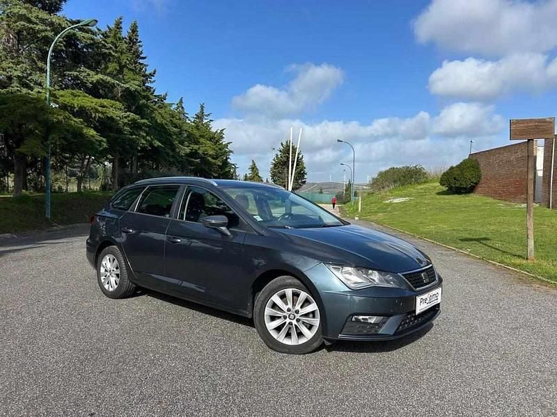 Usado Seat Leon ST 115 HP (84 kW) 2019 Cinzento Carrinha