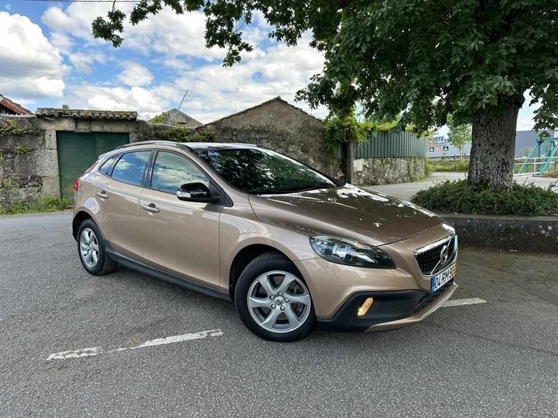 Outra Usado 2016 Volvo V40 CC Carrinha | € 14.990 (Preço justo) - Imagem 1/4