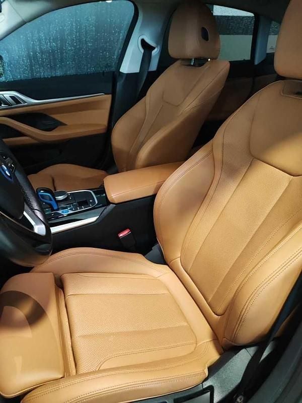 Usado BMW i4 250 kW (340 HP) 2023 Preto Sedan