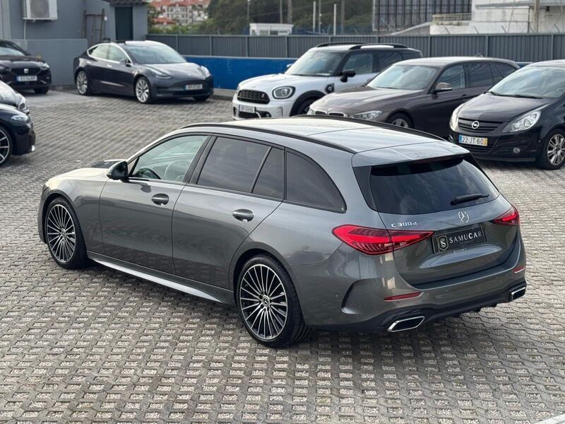 Usado Mercedes E300 265 HP (194 kW) 2024 Cinza Carrinha