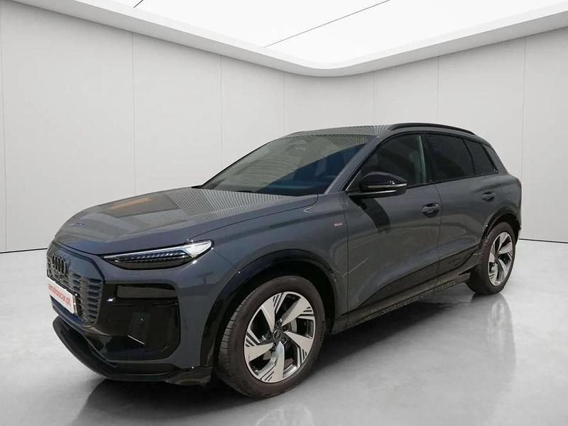 Preto Novo 2025 Audi Q6 e-tron SUV | € 73.950 - Imagem 1/4