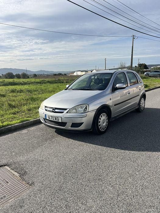 Usado 2004 Opel Corsa Sedan | € 2.100 (Bom preço) - Imagem 1/4