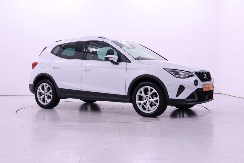 Branco Usado 2023 Seat Arona FR SUV | € 21.850 (Preço elevado) - Imagem 1/4