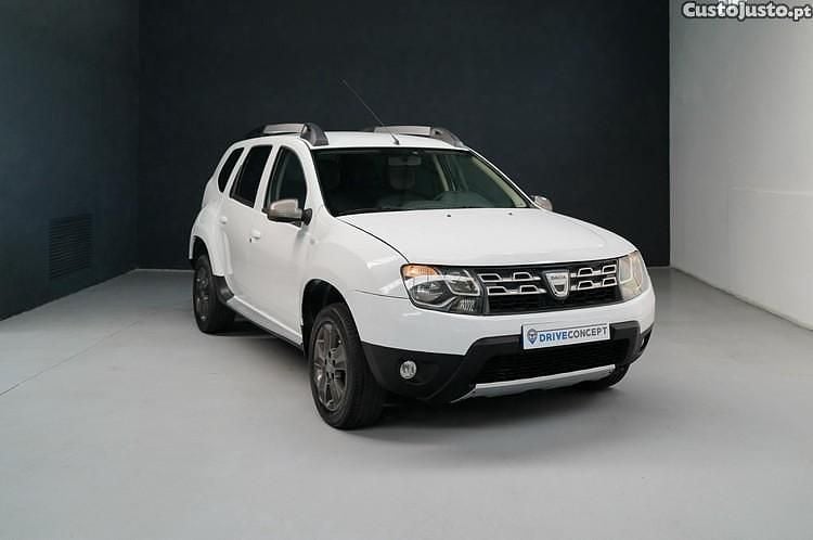 Usado Dacia Duster 110 HP (80 kW) 2014 Branco SUV