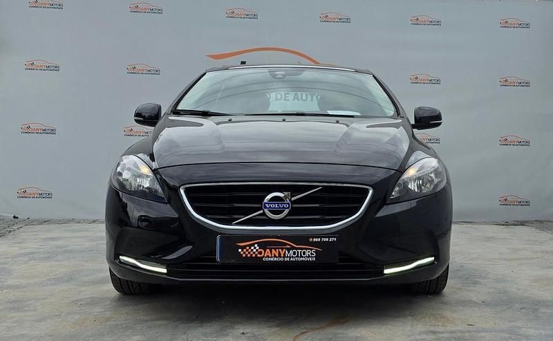 Preto Usado 2013 Volvo V40 Momentum Carrinha | € 9.900 (Preço justo) - Imagem 1/4