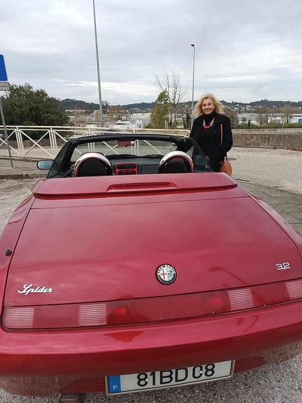 Usado Alfa Romeo Spider 117 HP (86 kW) 1992 Vermelho Cabrios