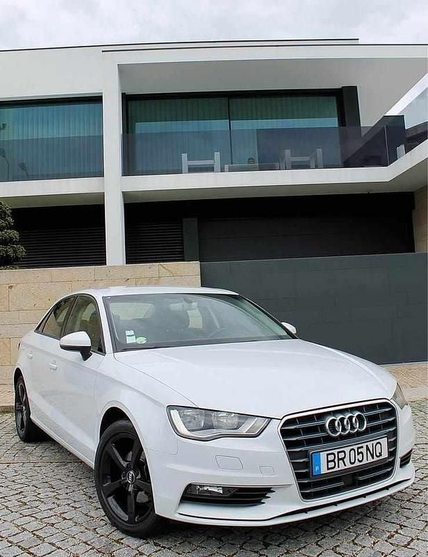 Usado Audi A3 150 HP (110 kW) 2015 Branco Sedan