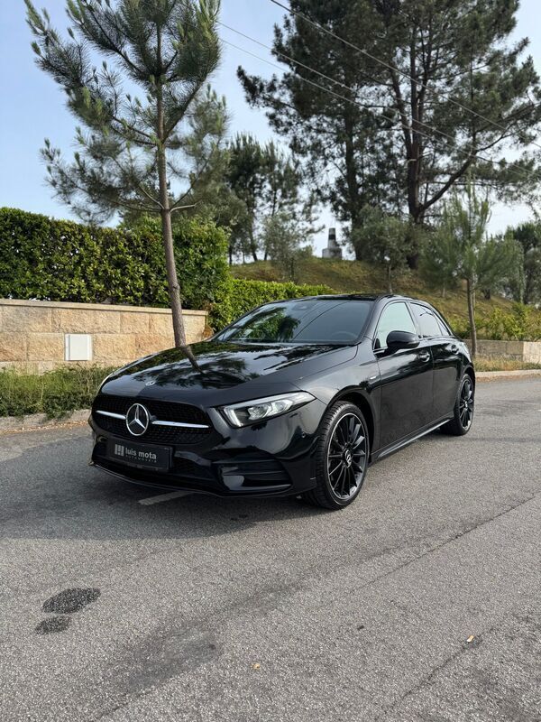 Preto Usado 2022 Mercedes A250 AMG line | € 32.400 (Preço justo) - Imagem 1/4