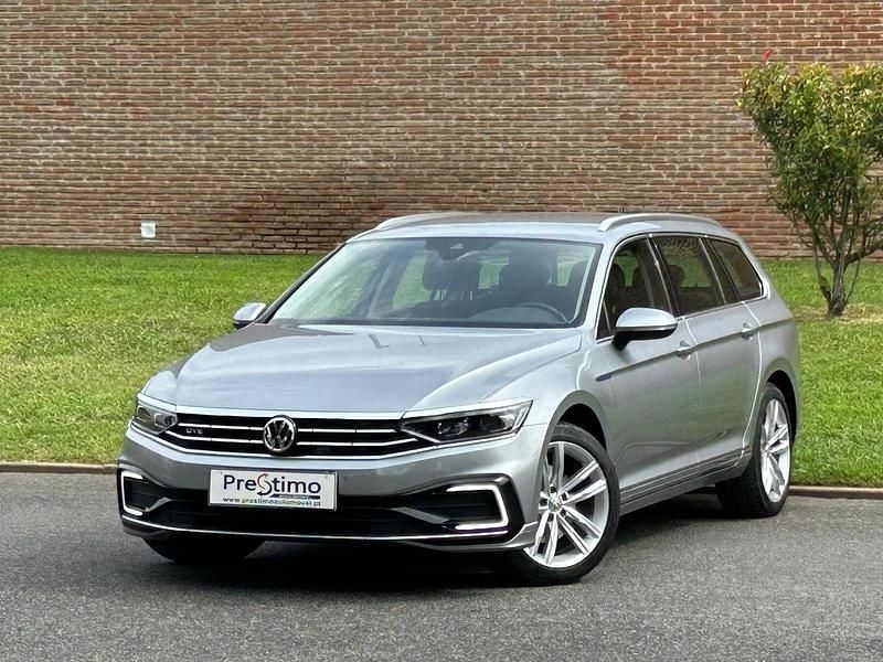 Cinzento Usado 2020 VW Passat GTE Carrinha | € 20.950 (Preço justo) - Imagem 1/4